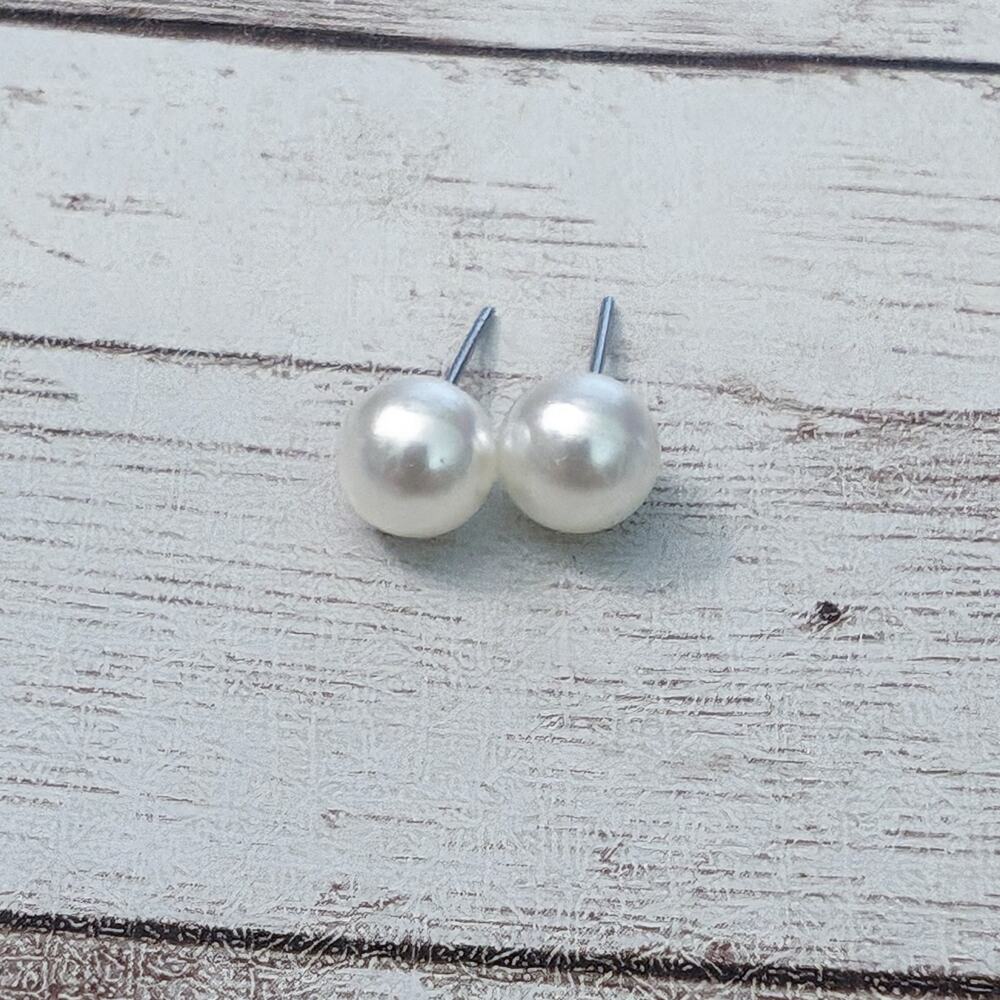 Vintage Stud Earrings For Pierced Ears - 5/6" Faux Pearl